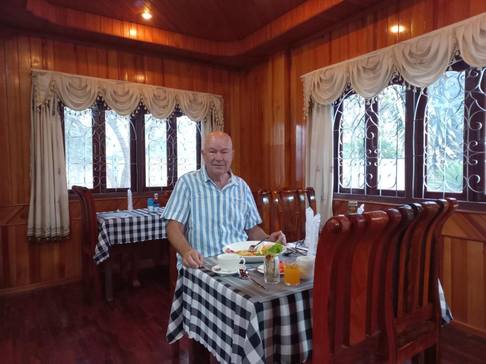 Sipanya Guesthouse Muangphonszavan Kültér fotó