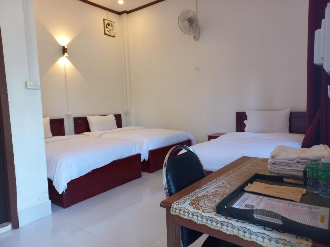 Sipanya Guesthouse Muangphonszavan Kültér fotó