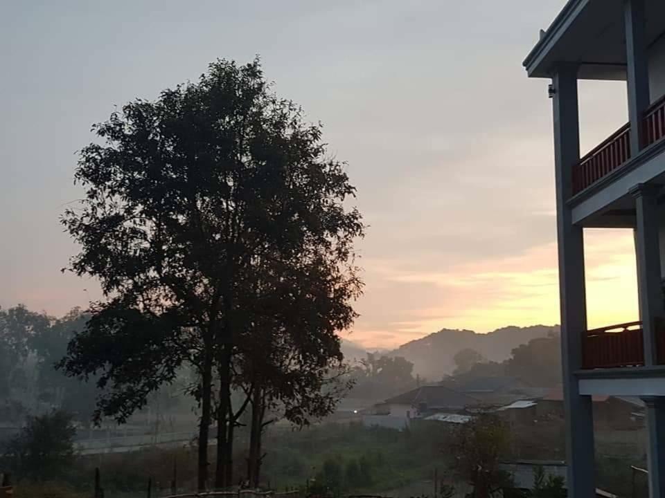 Sipanya Guesthouse Muangphonszavan Kültér fotó