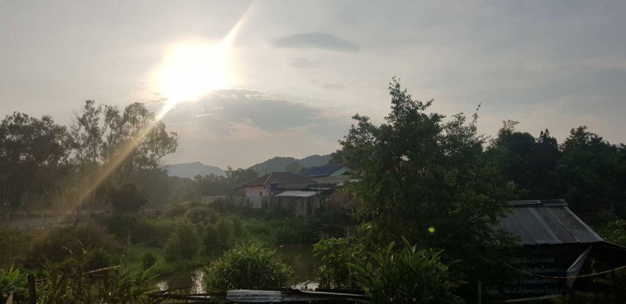 Sipanya Guesthouse Muangphonszavan Kültér fotó